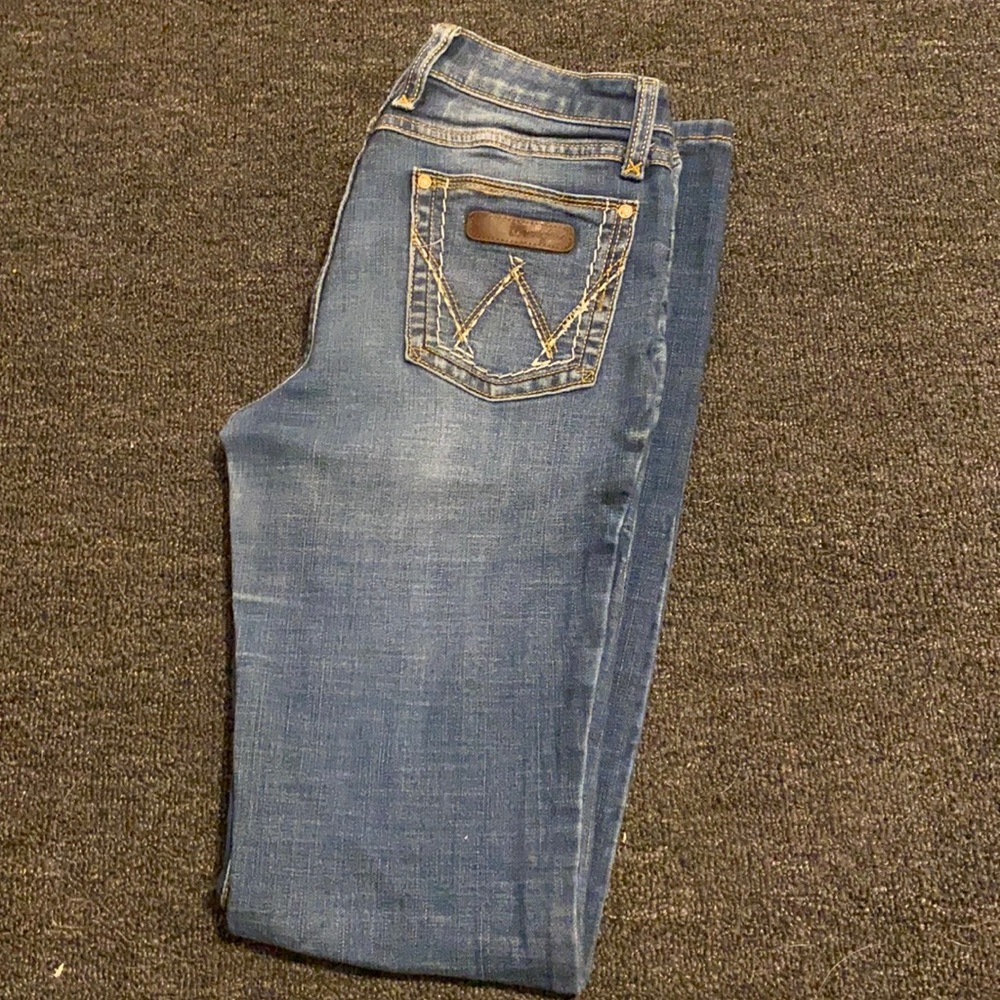 Women’s Wrangler bootcut jeans, size 3/4 x 34